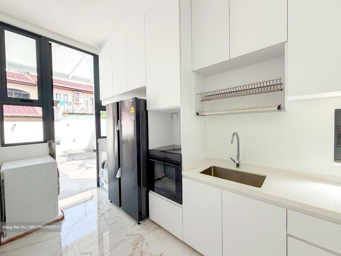 West Coast Road (D5), Terrace #558424391